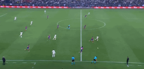 半场战报：阿贾克斯0-0加拉塔萨雷，双方破门乏术