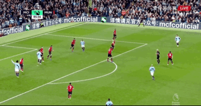 传闻：曼联和拜仁长期关注兰斯19岁中场马夏尔-蒂亚