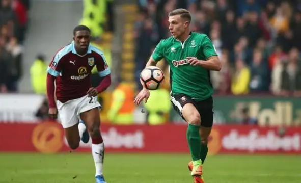 斯帕莱蒂：丢球前踢得像教科书一样死板；伊尔迪兹在顶级之上